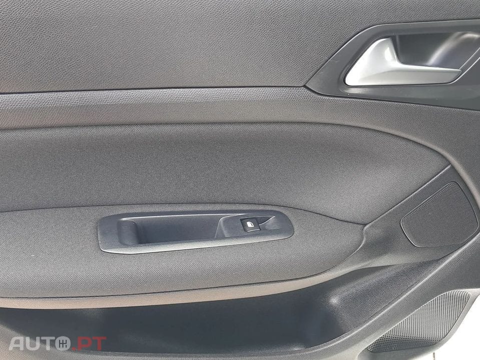 Peugeot 308 1.5 BlueHDi Business Line