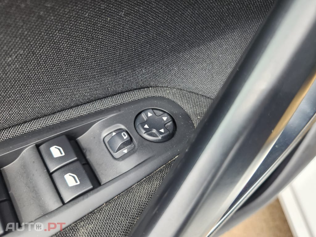 Peugeot 308 1.5 BlueHDi Business Line