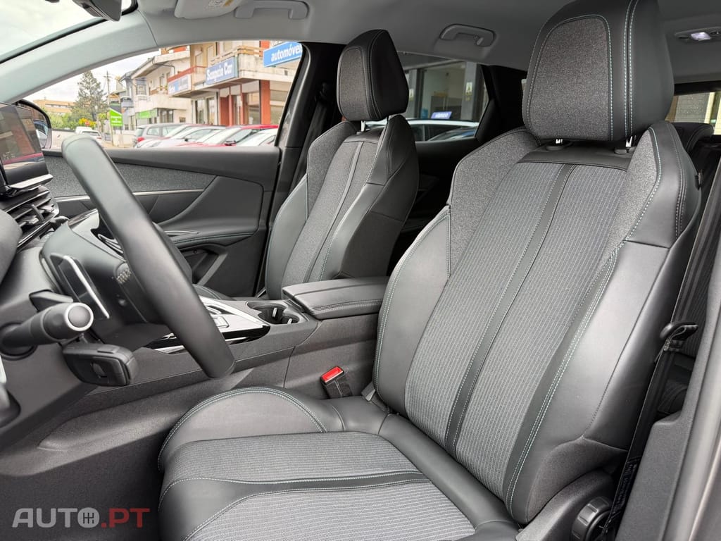 Peugeot 3008 1.6 Hybrid Allure e-EAT8