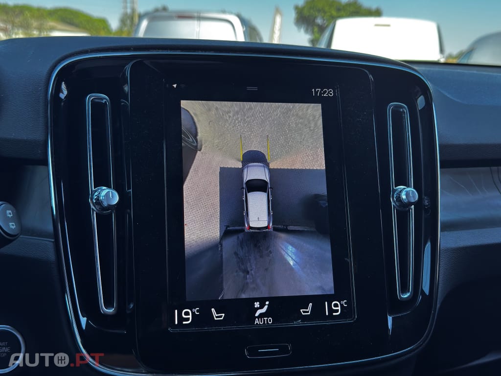 Volvo XC40 1.5 T5 PHEV Plus Dark