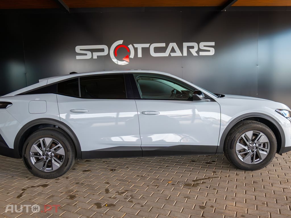 Peugeot 408 1.2 PureTech Allure EAT8