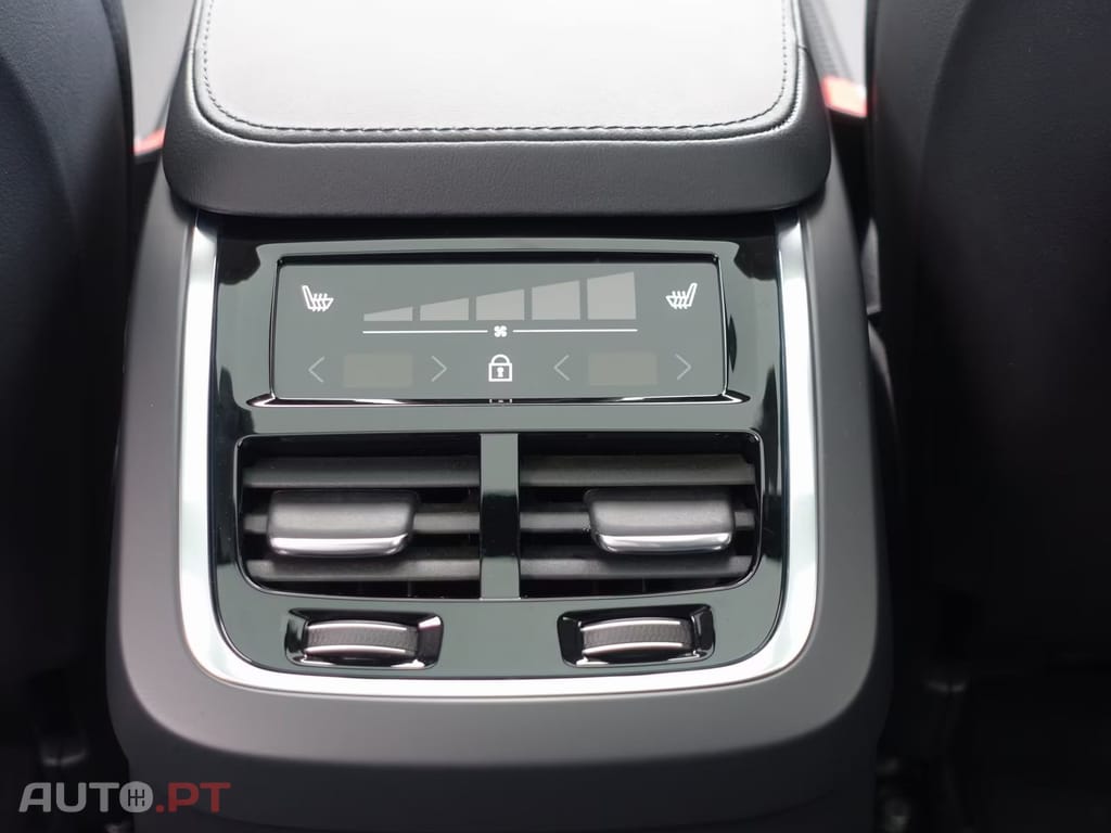 Volvo XC40 I.V.A DEDUTIVEL T8 AWD