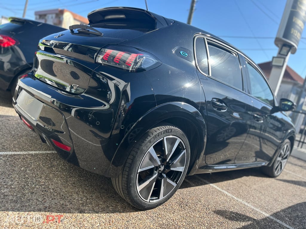 Peugeot E-208 50 kWh GT Pack
