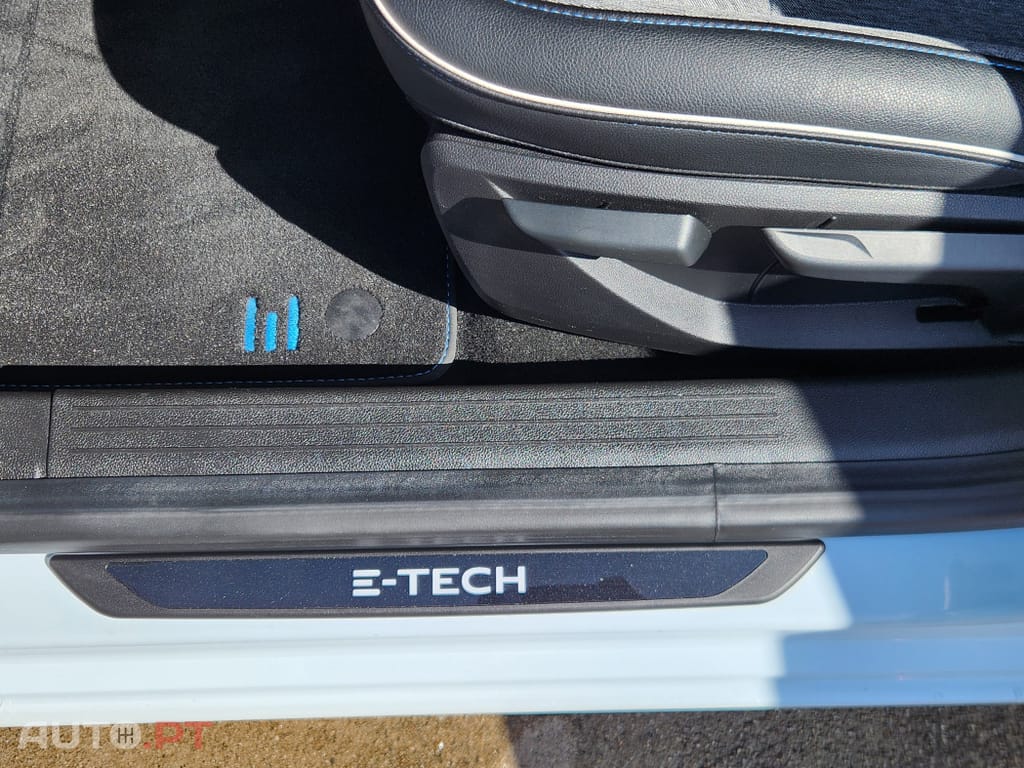 Renault Clio 1.6 E-Tech Intens