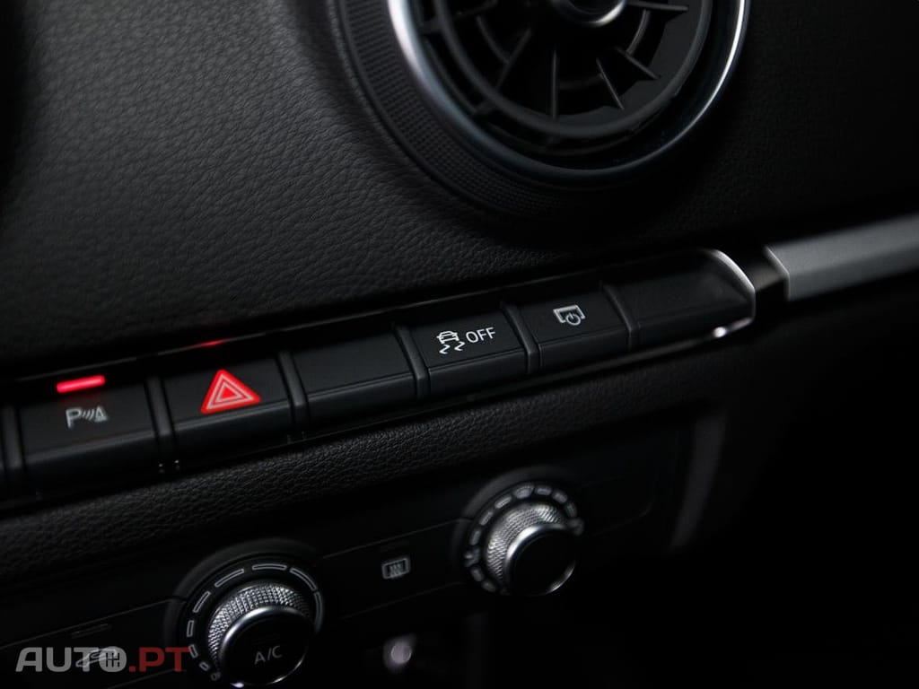 Audi A3 Limousine 30 TSI S Tronic