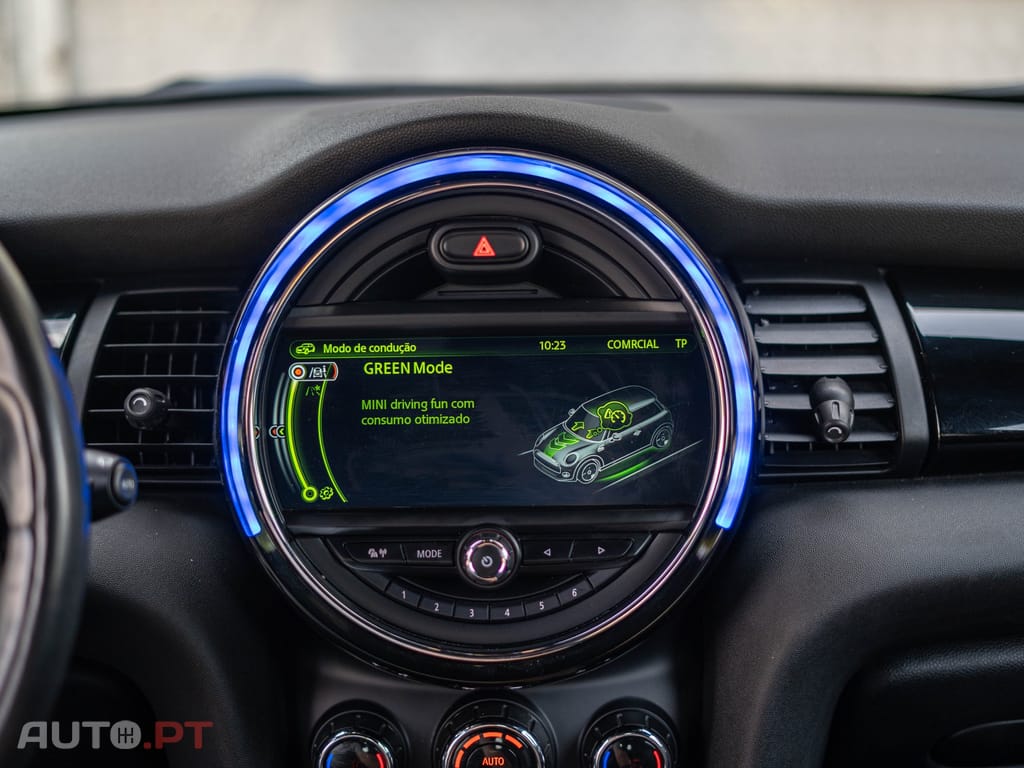 MINI Cooper Cooper D Auto