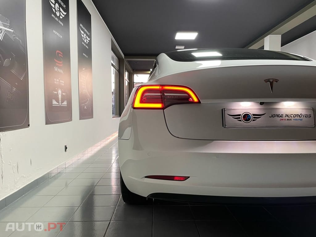 Tesla Model 3 Standard Range Plus RWD