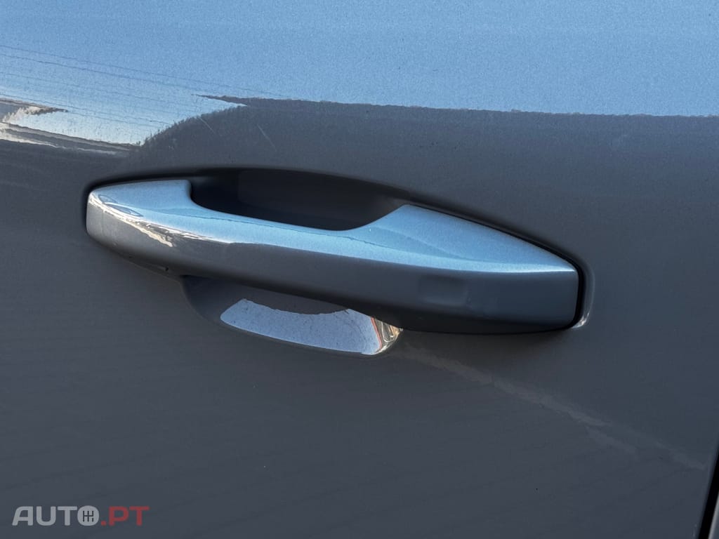 Volvo XC40 1.5 T2 Plus Dark Auto