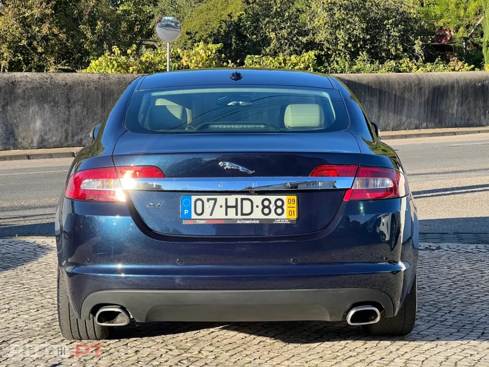 Jaguar XF 2.7 D V6 Luxury