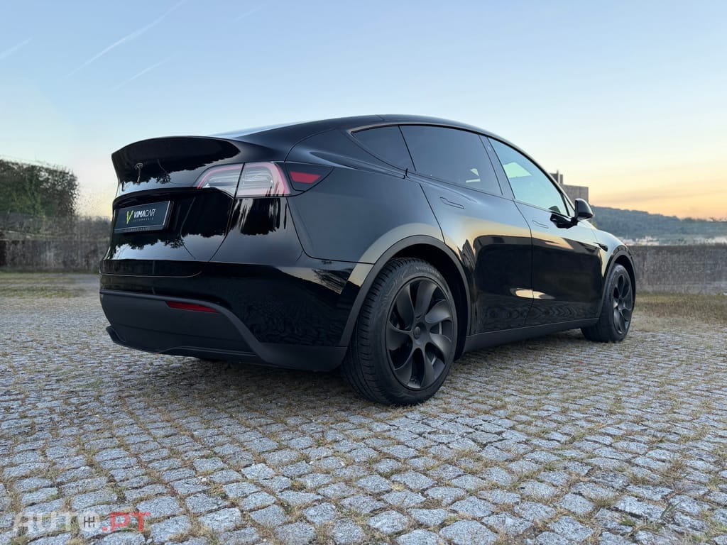 Tesla Model Y RWD