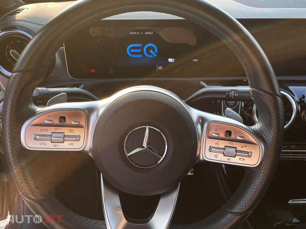 Mercedes-Benz A 250 e AMG Line