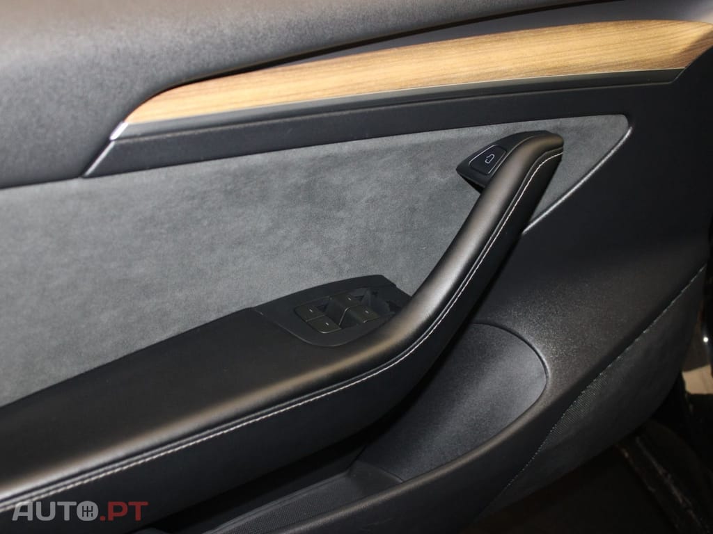 Tesla Model 3 LONG RANGE I.V.A DEDUTÍVEL 
