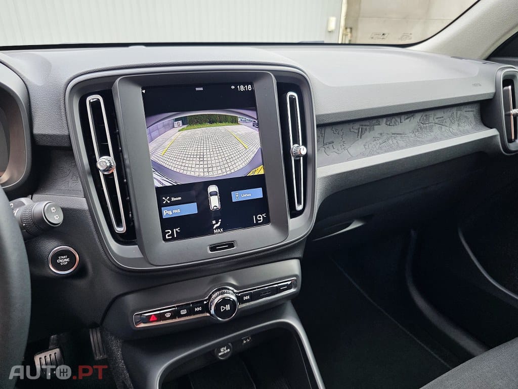 Volvo XC40 1.5 T3 Momentum Tech Edition