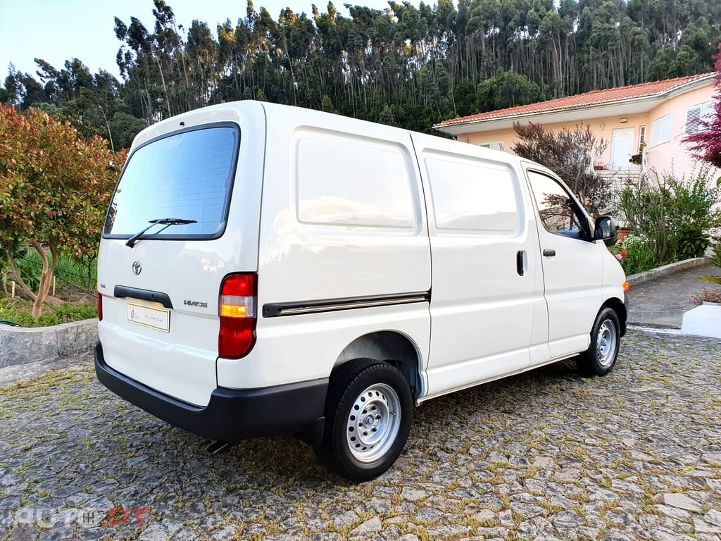 Toyota HiAce 2.5 D-4D Curto 2.8T