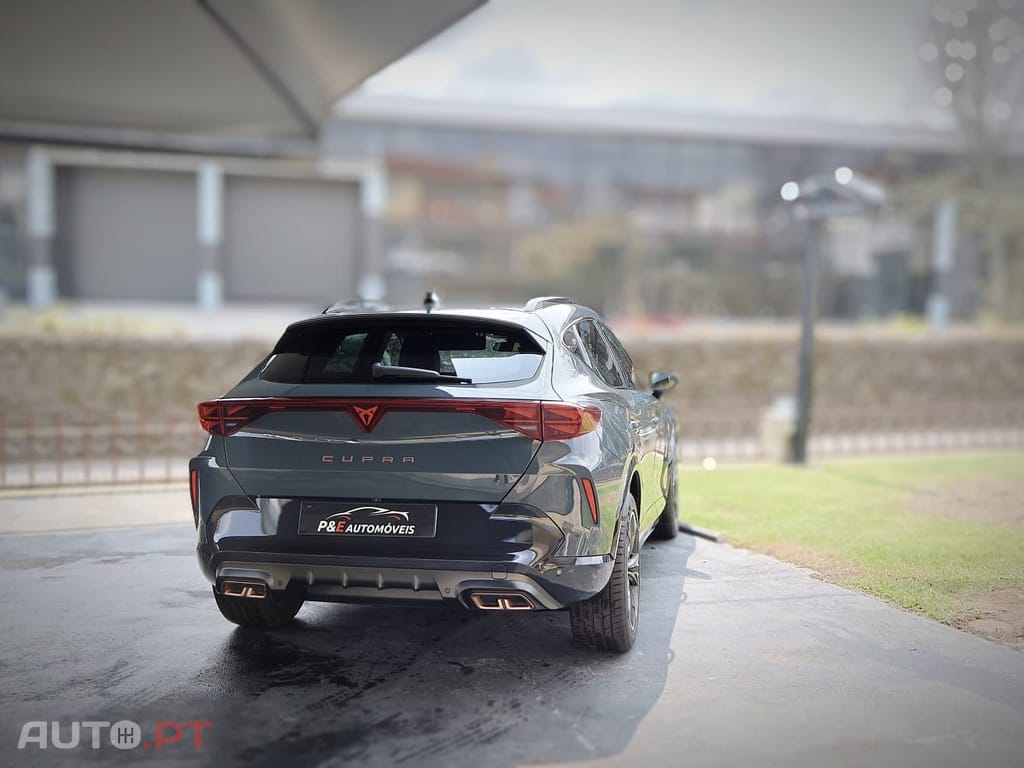 CUPRA Formentor 1.5 e-Hybrid DSG — fotografia 17