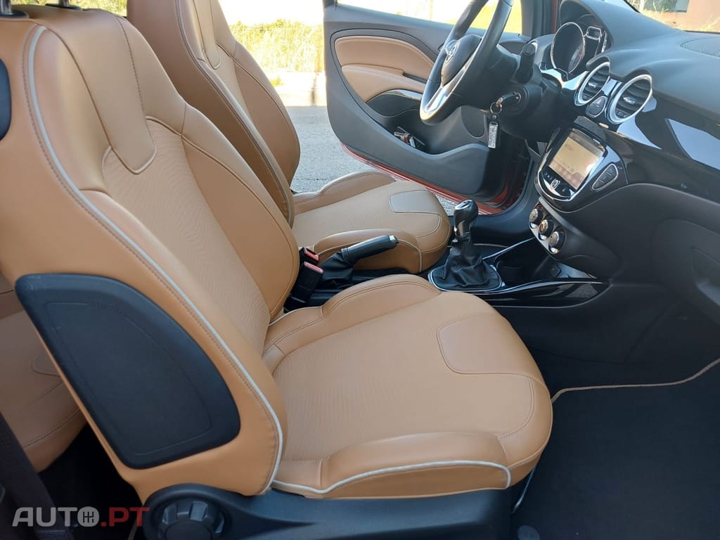 Opel Adam 1.0 T Rocks