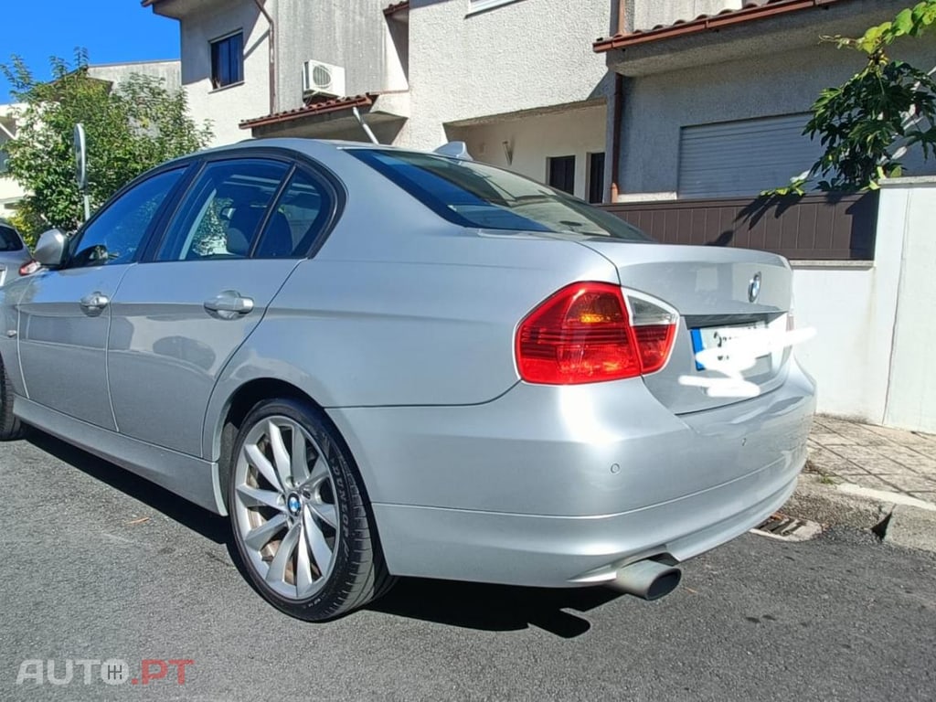 BMW 318 e90