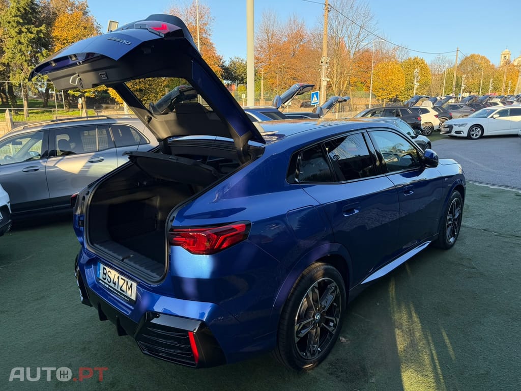 BMW iX2 eDrive20 Pack Desportivo M Pro