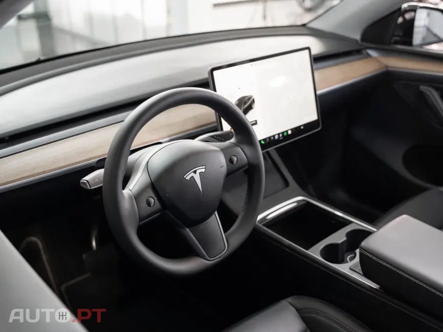 Tesla Model Y Long Range Dual Motor AWD