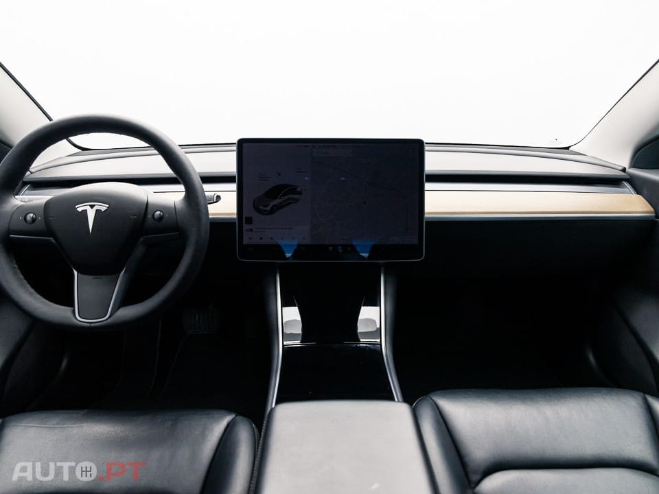 Tesla Model 3 Standard Range Plus RWD
