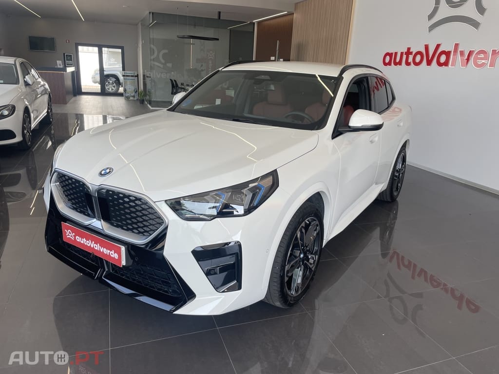 BMW iX2 eDrive20 Edição Desportiva M