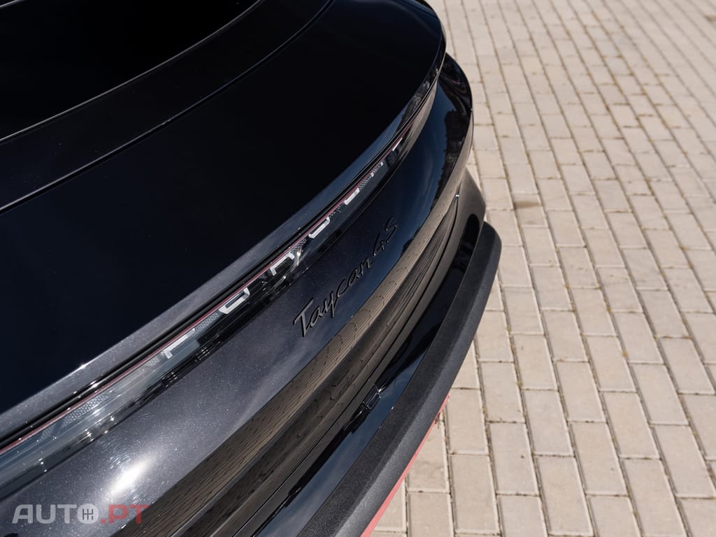 Porsche Taycan 4S