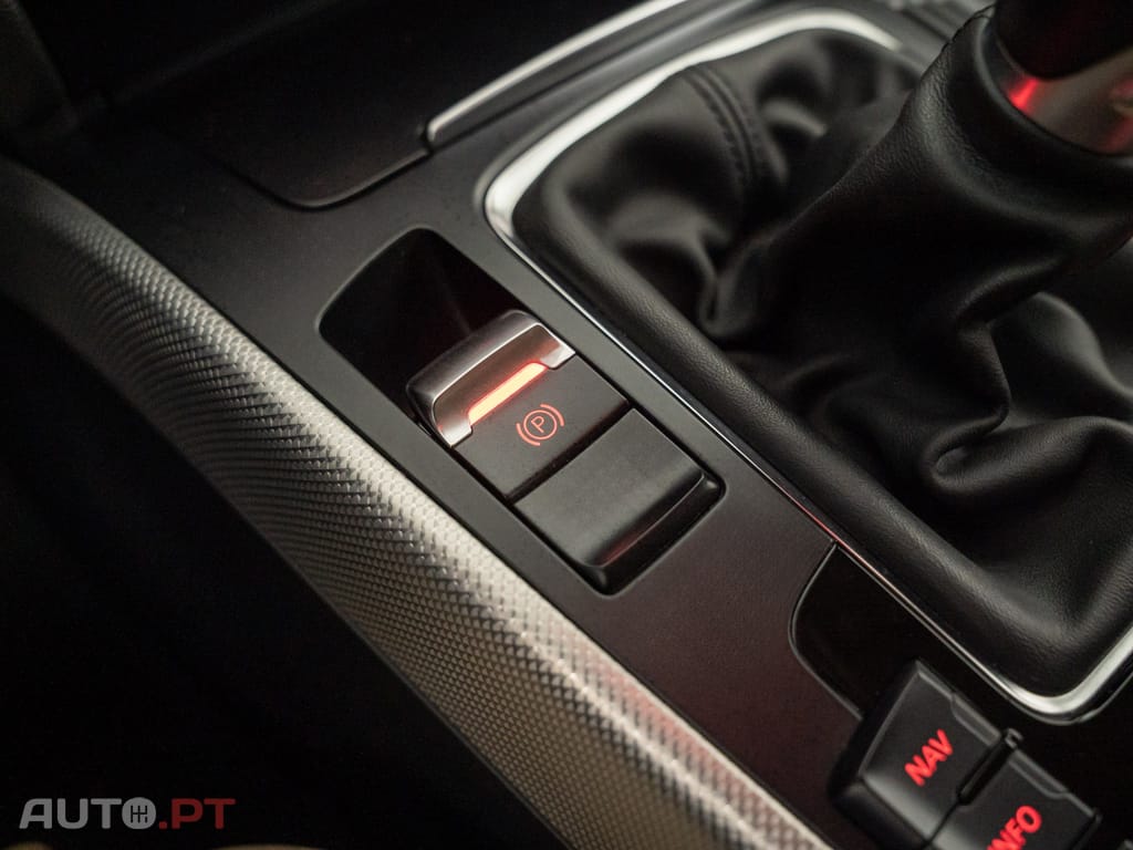 Audi A4 Avant 2.0 TDi S-line