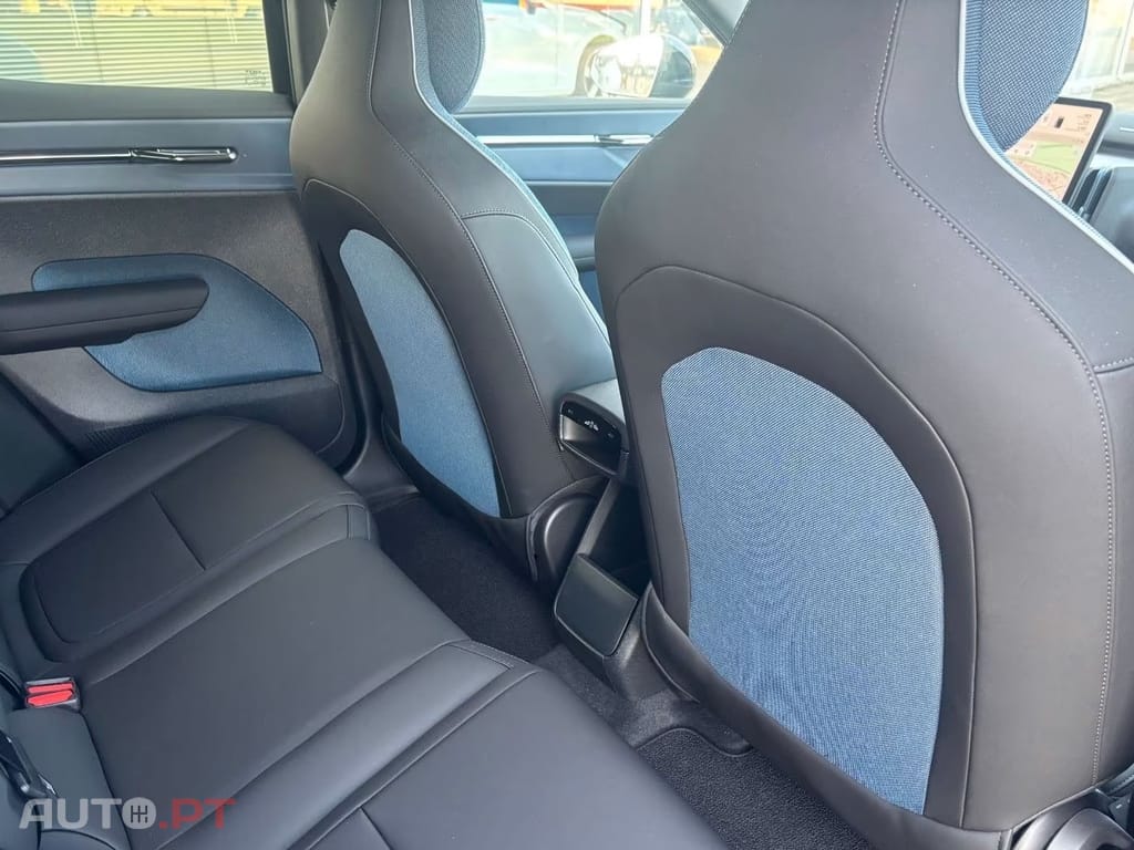 Volvo EX30 69 kWh Single Motor Extended Range Ultra