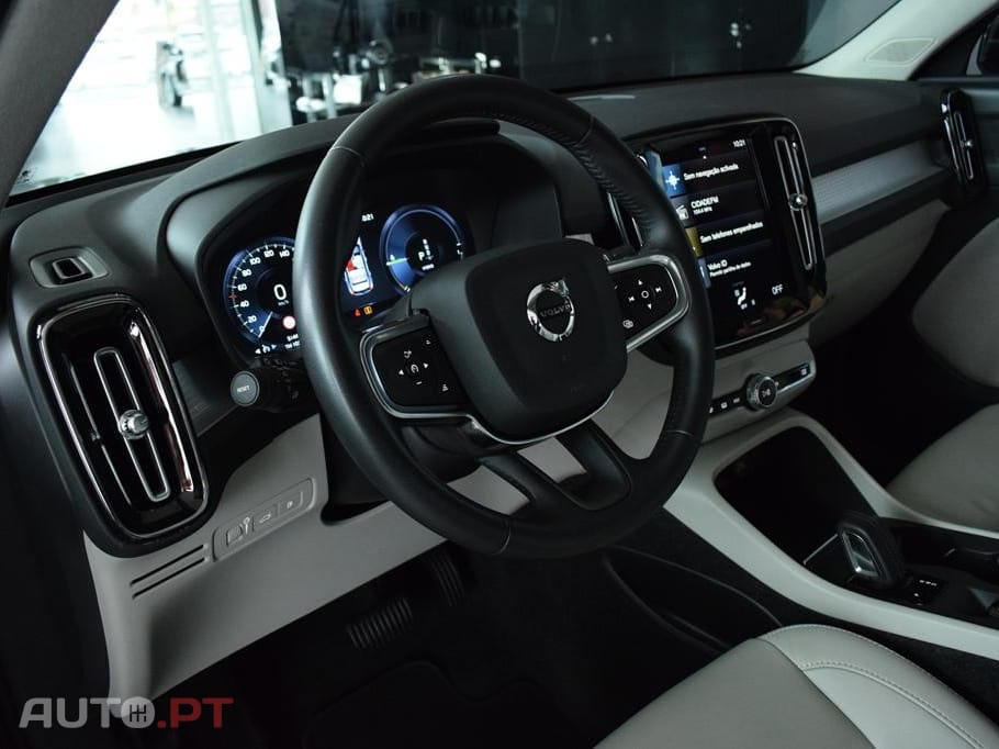 Volvo XC40 1.5 T5 PHEV R-Design Expression