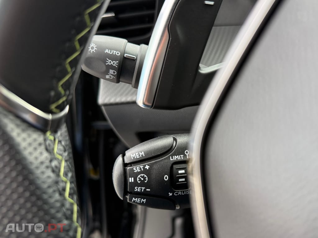 Peugeot 2008 1.2 PureTech GT EAT8