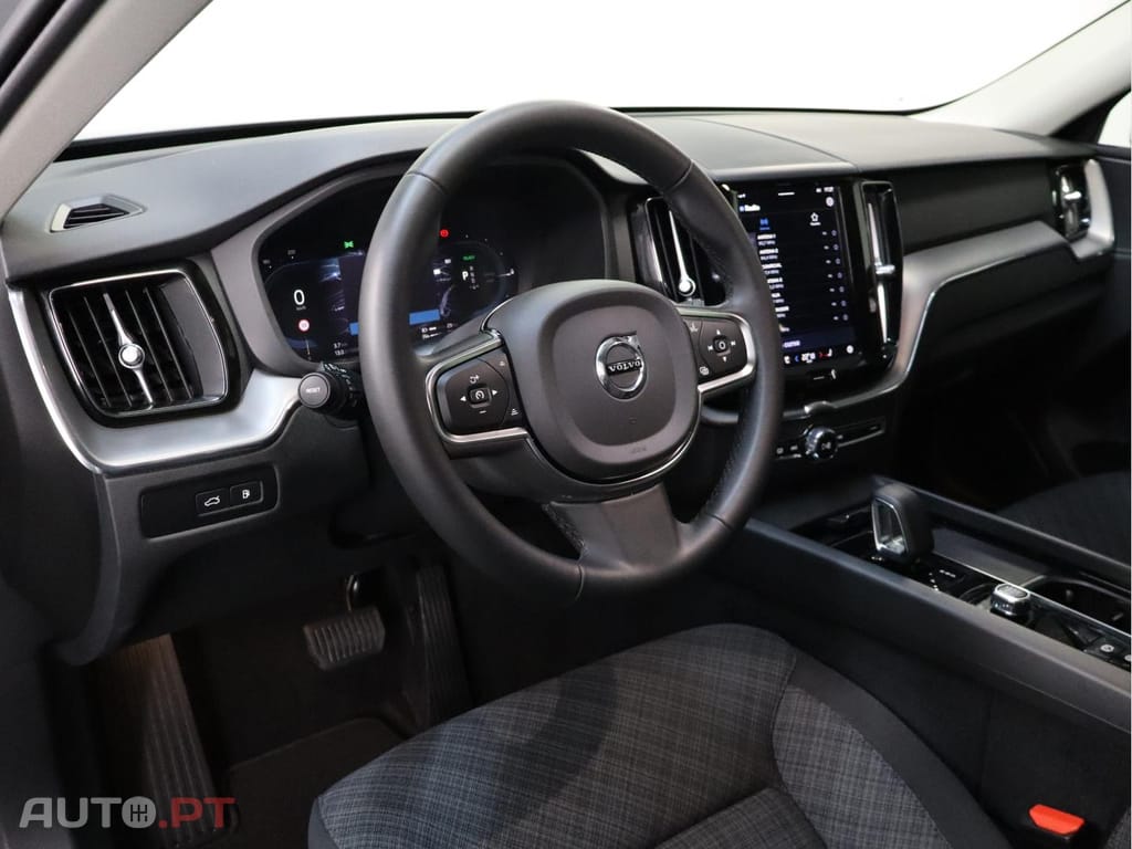 Volvo XC60 2.0 T6 350 AWD PHEV Core Auto