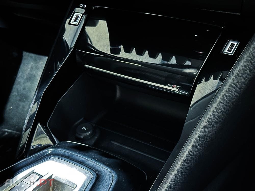 Peugeot 208 1.2 Hybrid Allure e-DCS6