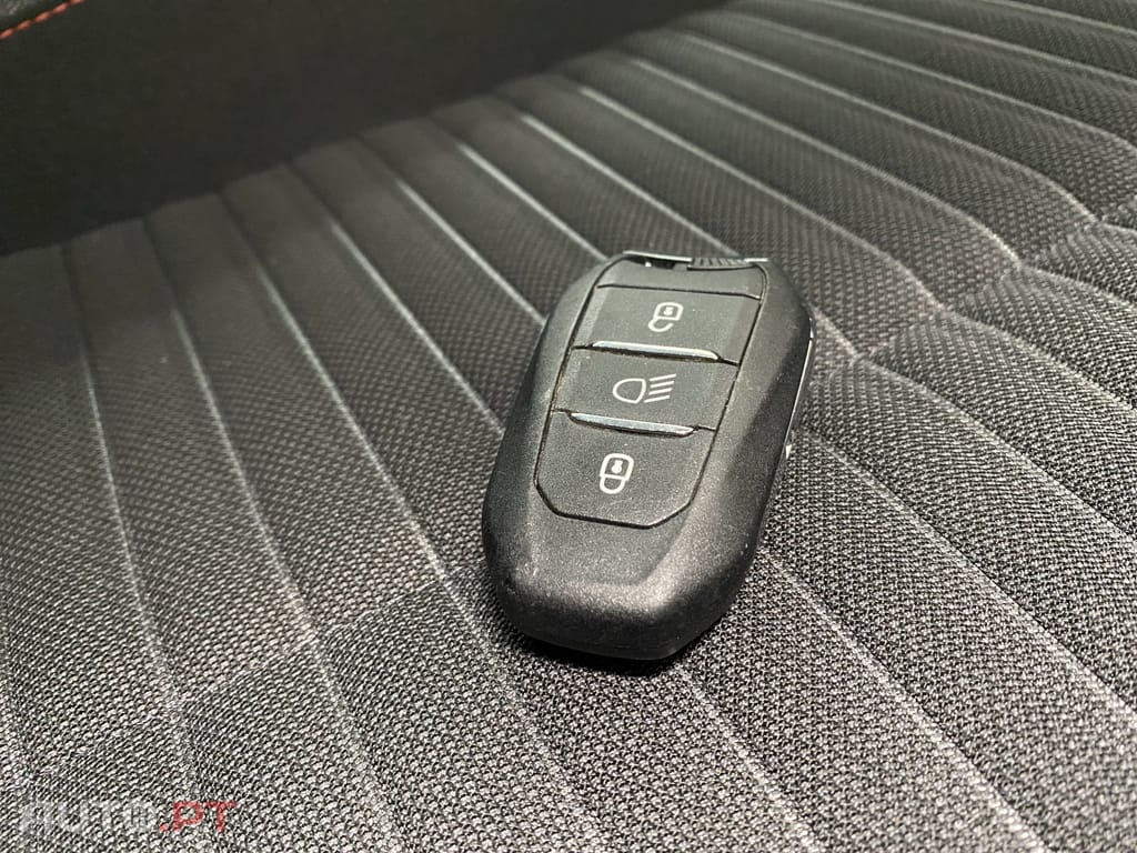 Peugeot E-2008 50 kWh Active Pack