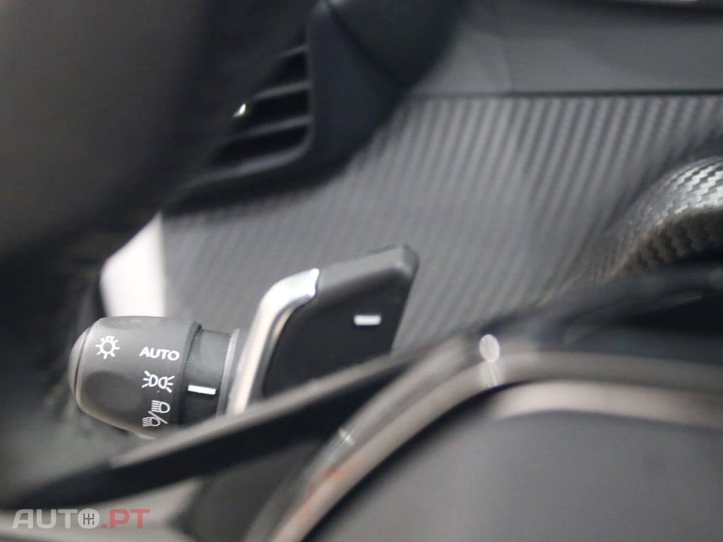 Peugeot 208 1.2 Hybrid Allure e-DCS6
