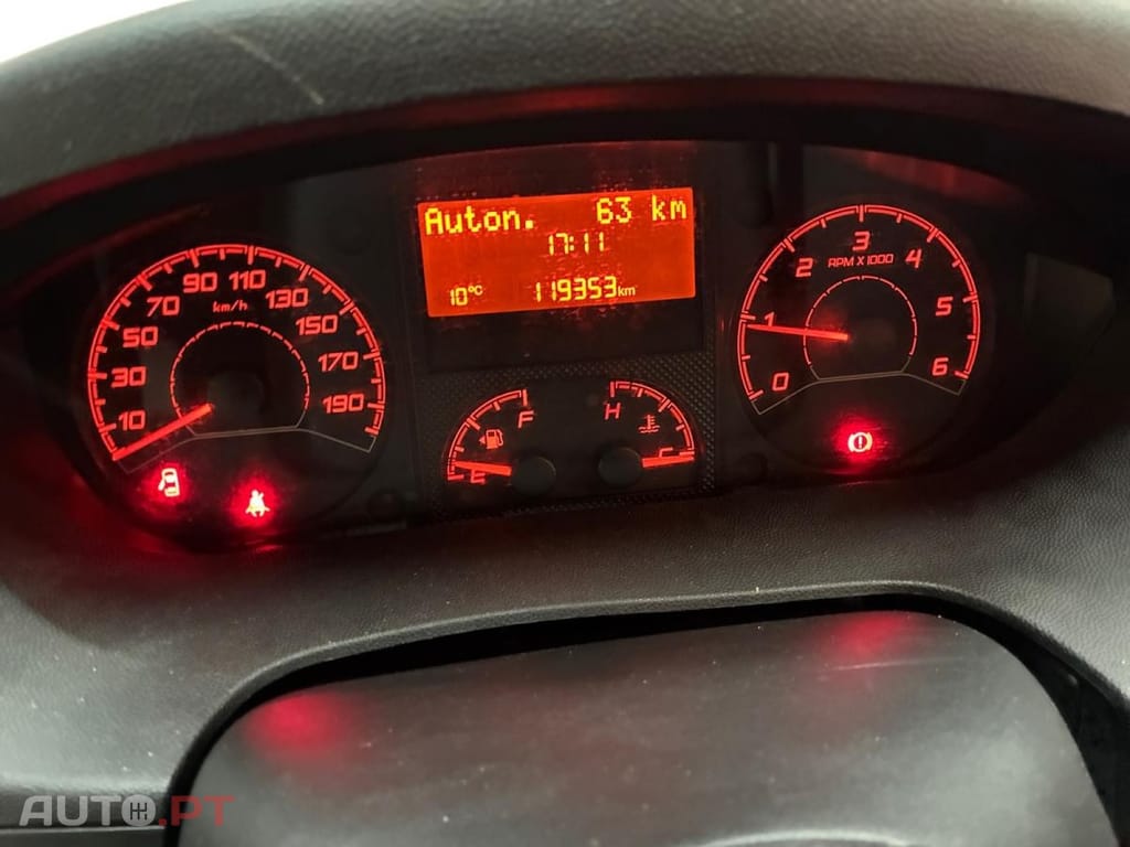 Peugeot Boxer 2.2 BlueHDi 335 L3H2 Premium