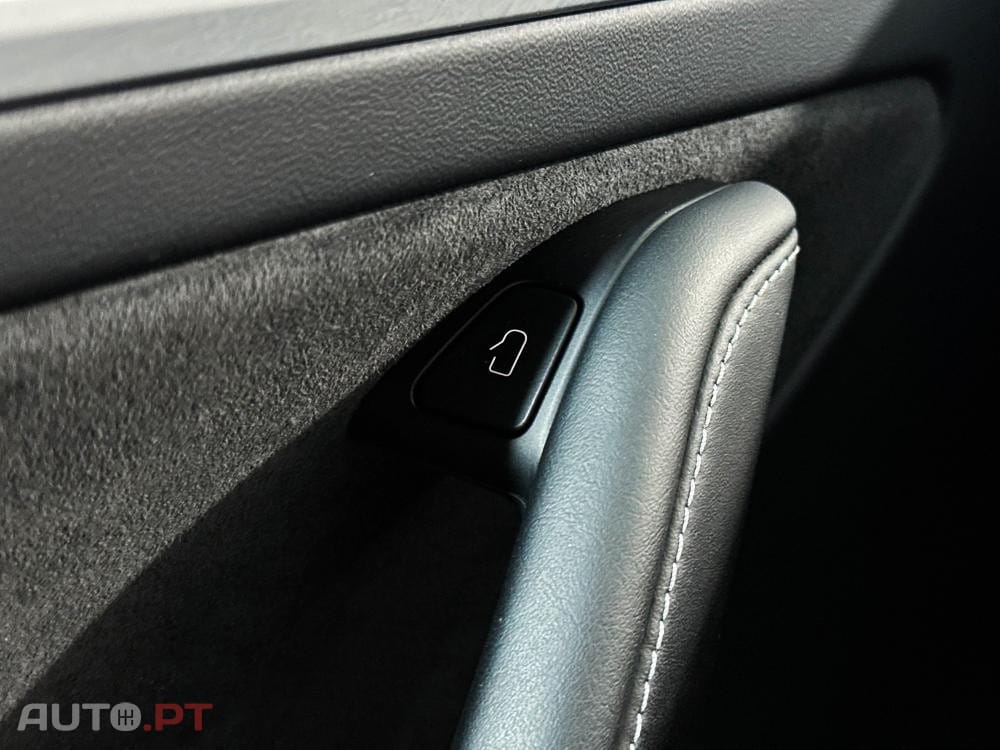 Tesla Model Y Long Range Dual Motor AWD
