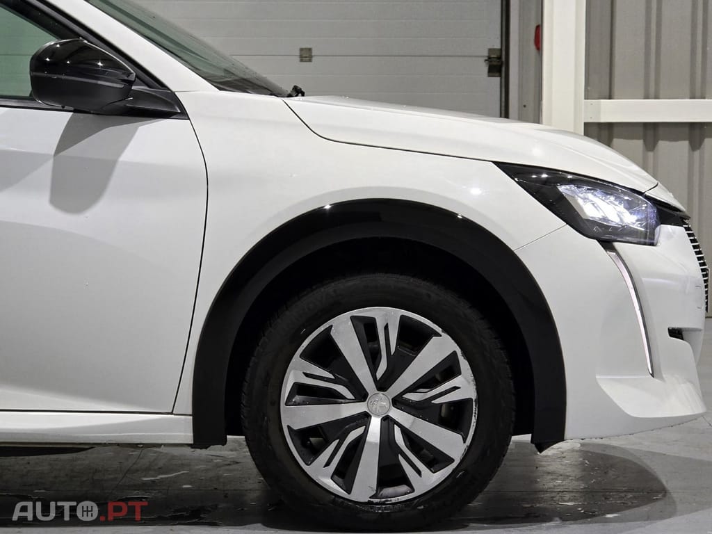 Peugeot E-208 50 kWh Active