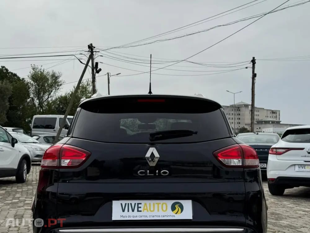 Renault Clio Outro