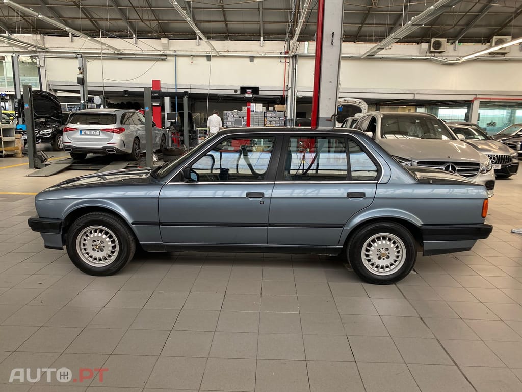 BMW 316 e30