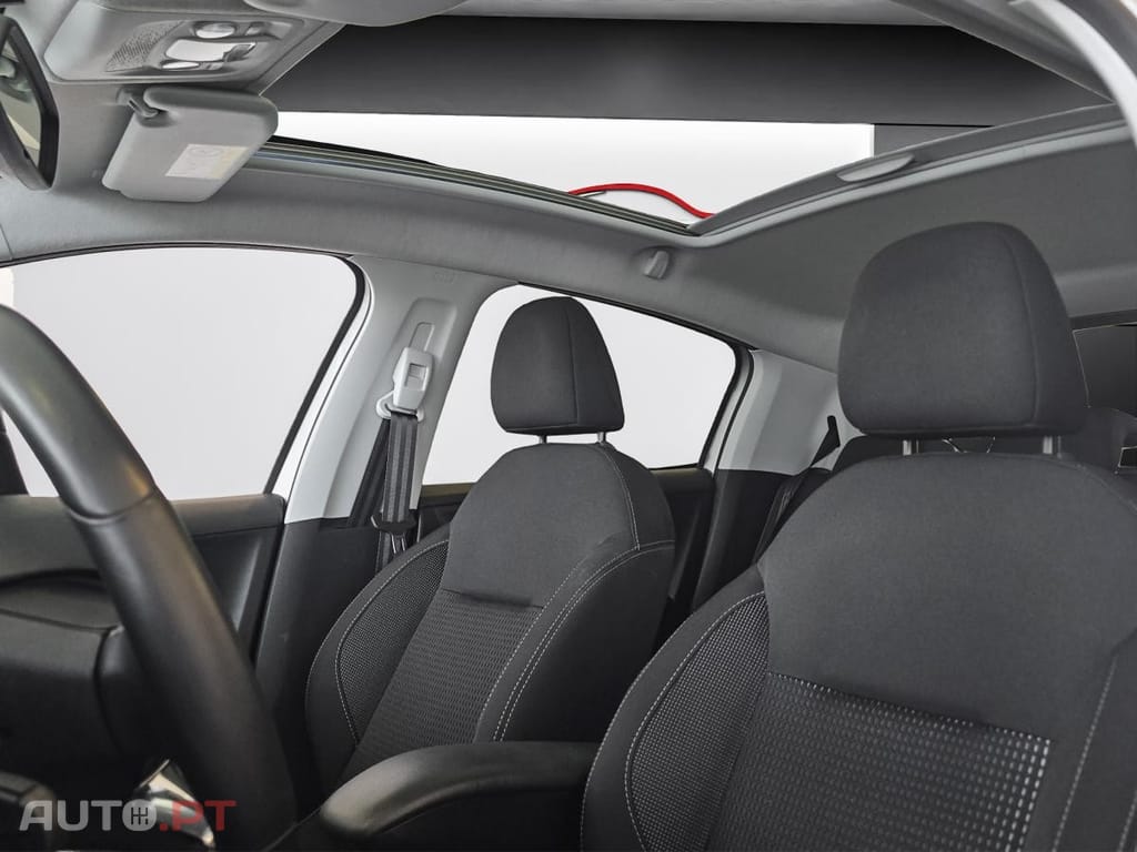 Peugeot 208 1.2 PureTech Signature