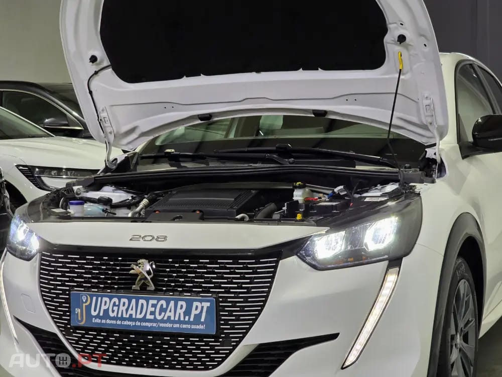 Peugeot E-208 50 kWh SE Style