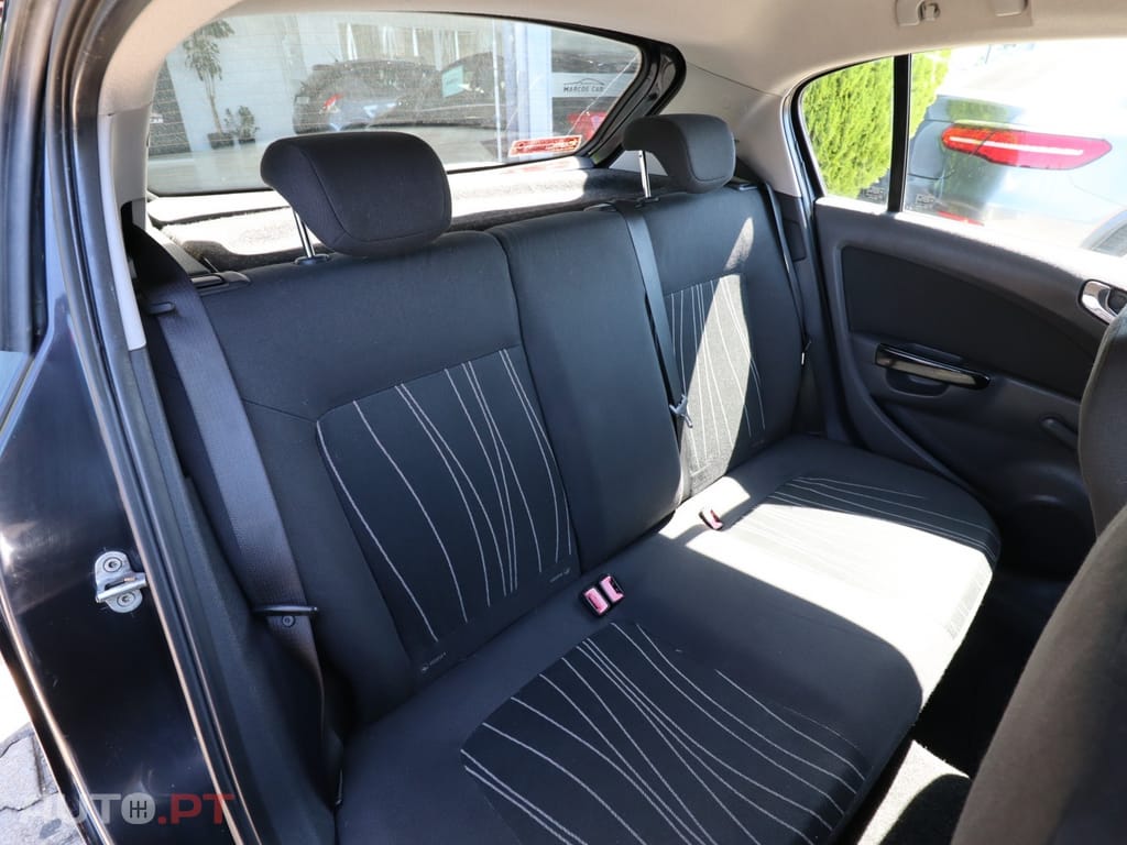 Opel Corsa 1.3 CDTi City — fotografia 11