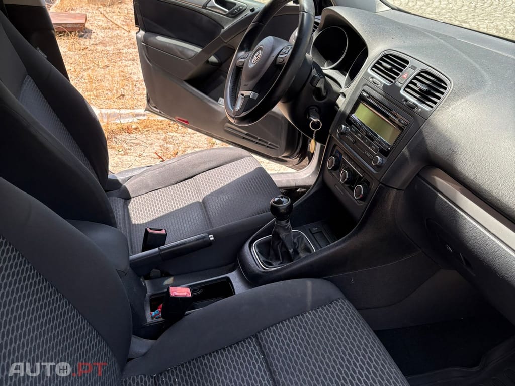 Volkswagen Golf VI
