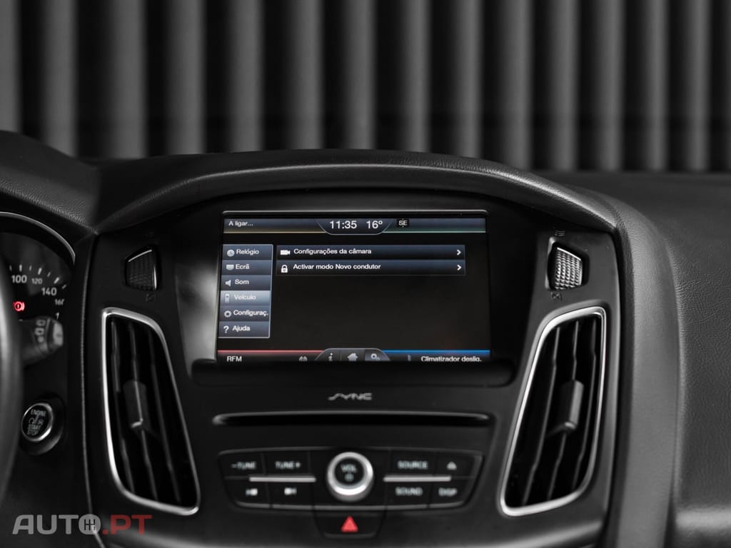 Ford Focus 1.0 EcoBoost S&S TITANIUM