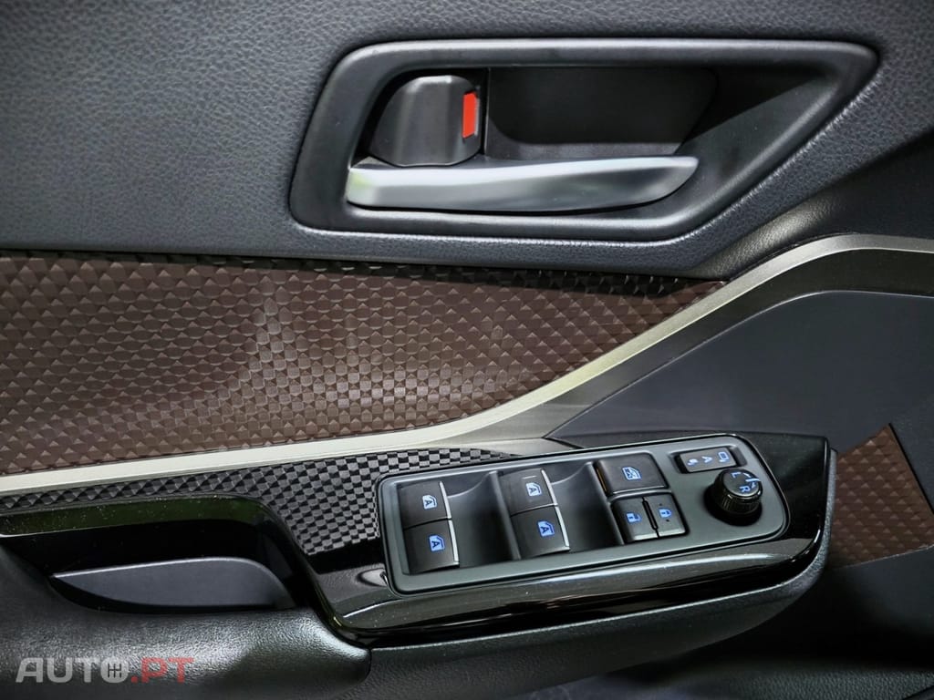 Toyota C-HR 1.8 HSD Lounge