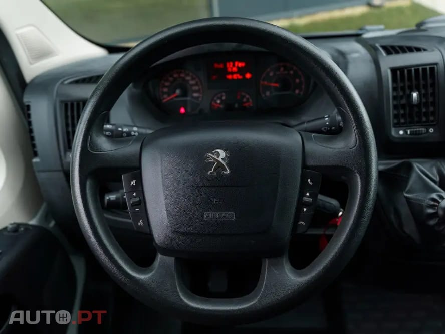 Peugeot Boxer 2.2 BlueHDi 335 L2 CD