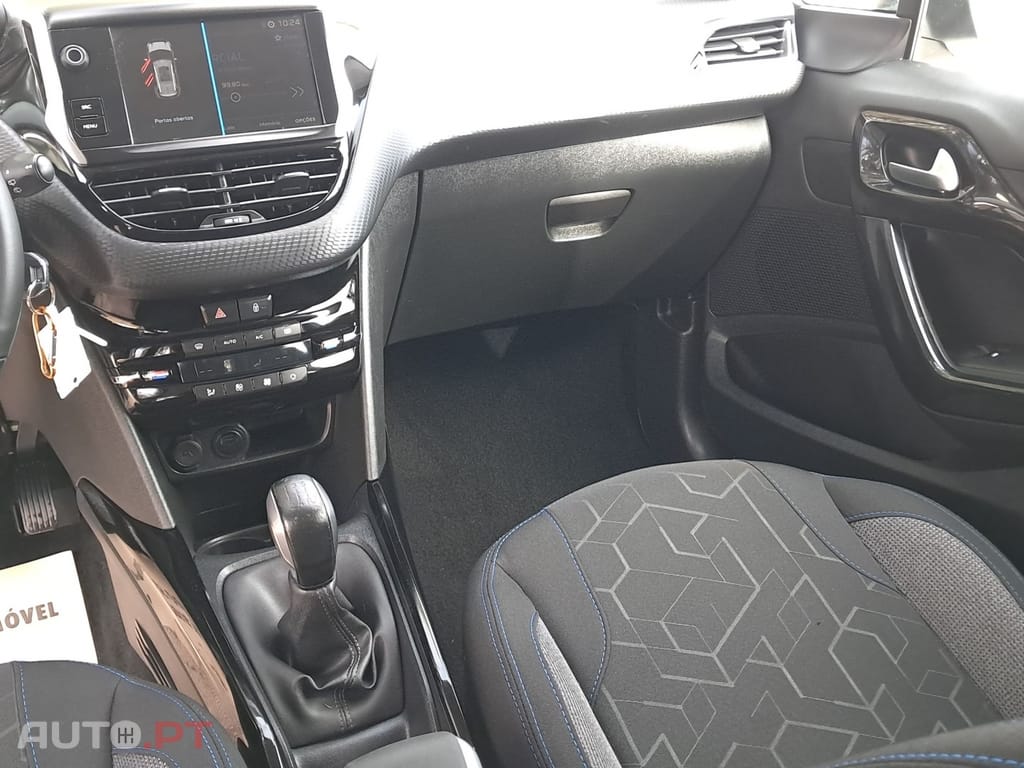 Peugeot 2008 1.5 BlueHDi Signature