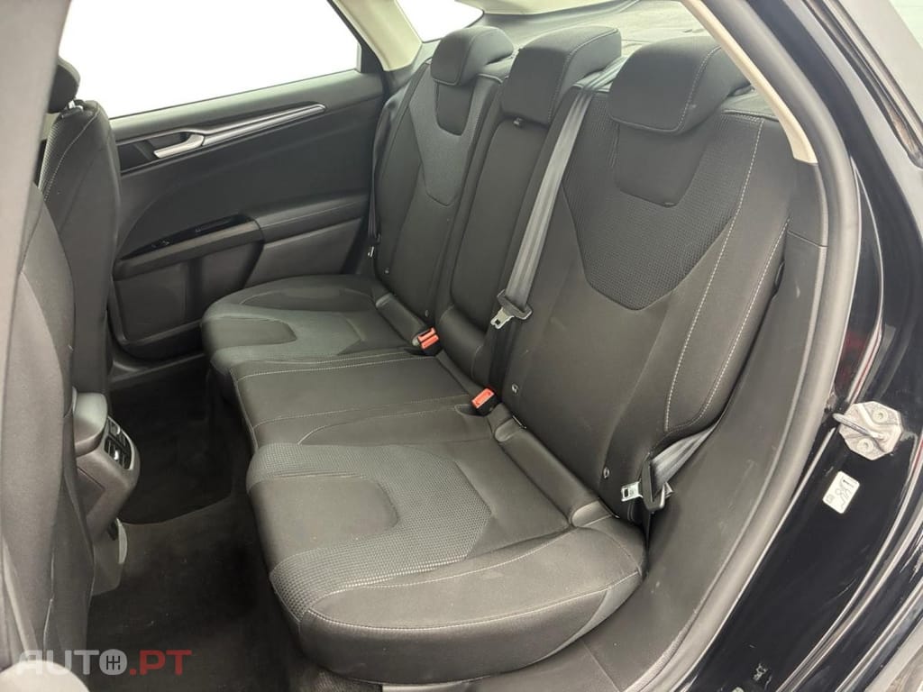 Ford Mondeo 2.0 HEV Titanium