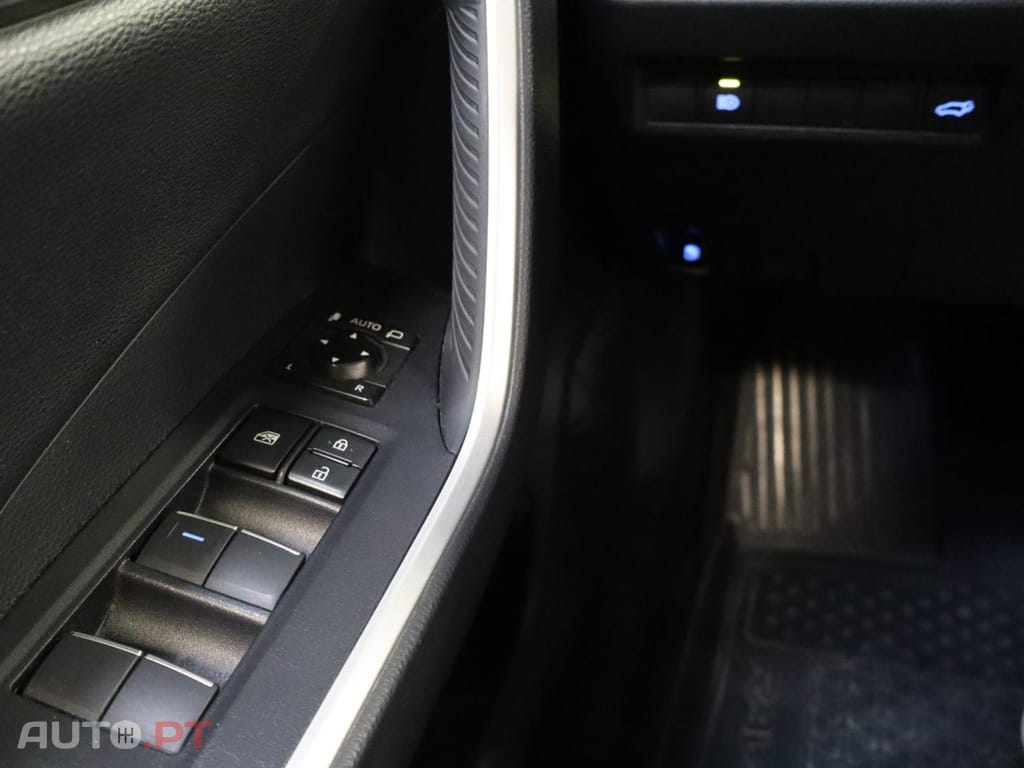 Toyota RAV4 2.5 Hybrid SQUARE Collection