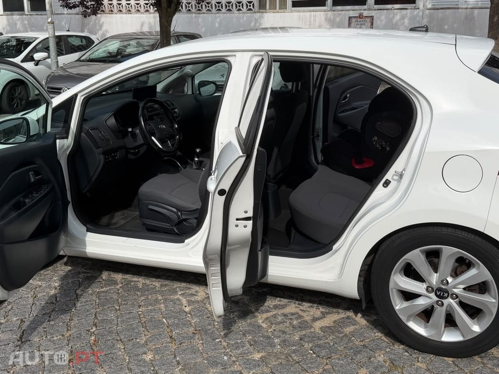 Kia Rio UB